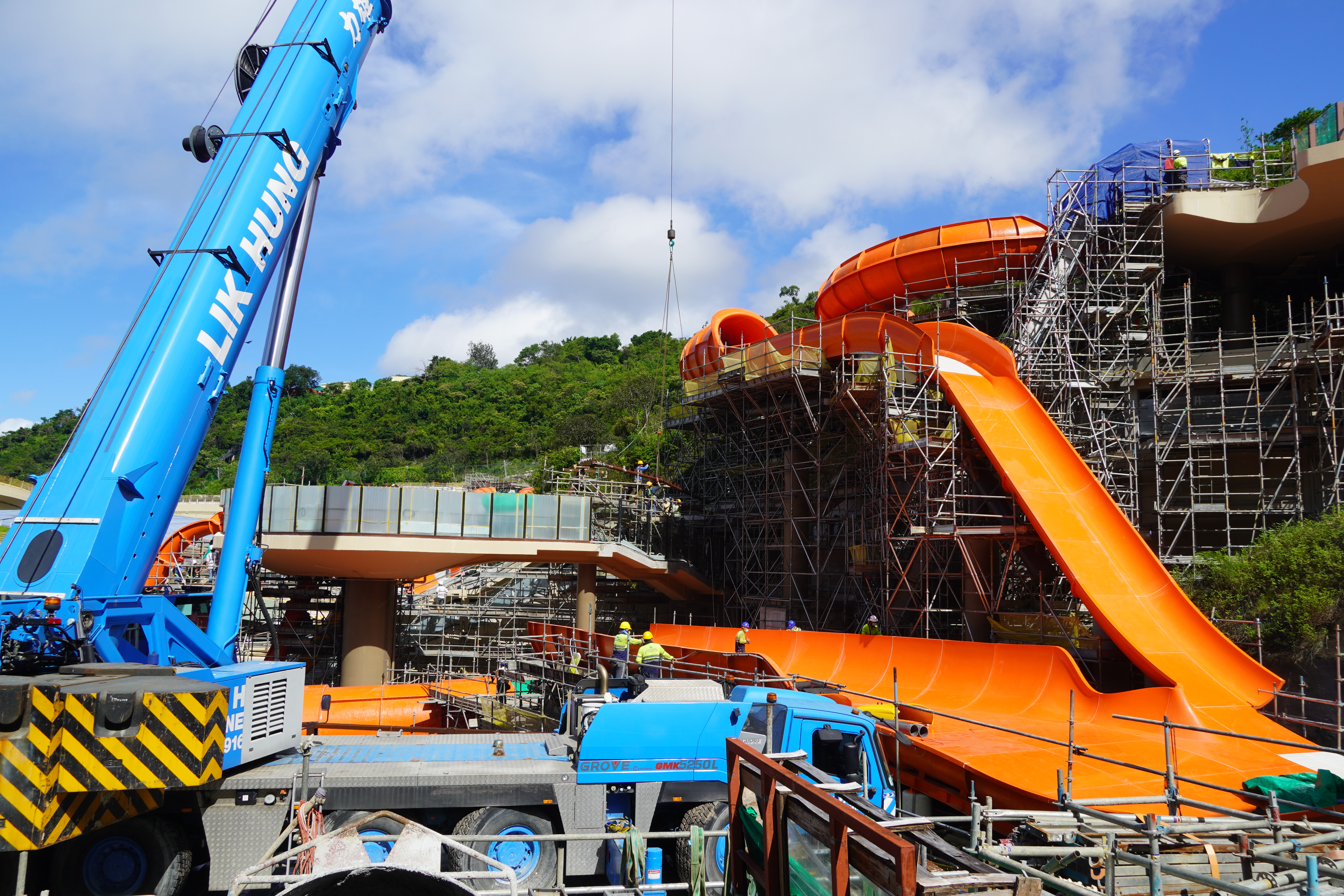 Ride Installtion for Ride P1,P2,P3, Play Structures and Wave Surfer for Ocean park Tai Shue Wan Water World Project